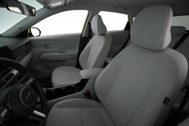 2025 Hyundai Kona Electric — photo 3 of 19