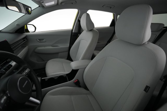 2025 Hyundai Kona Electric — photo 3 of 19