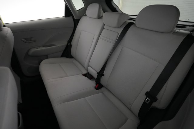 2025 Hyundai Kona Electric — photo 17 of 19