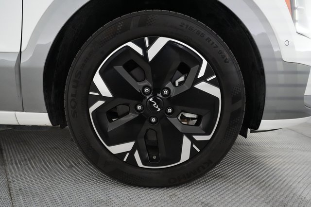 2024 Kia Niro EV — photo 16 of 23