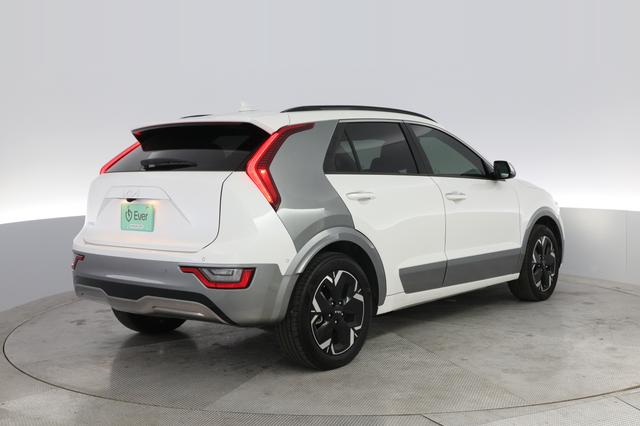 2024 Kia Niro EV — photo 2 of 23