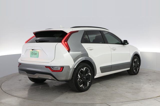 2024 Kia Niro EV — photo 2 of 23