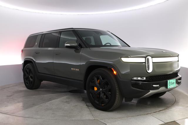 2022 Rivian R1S — photo 10 of 23