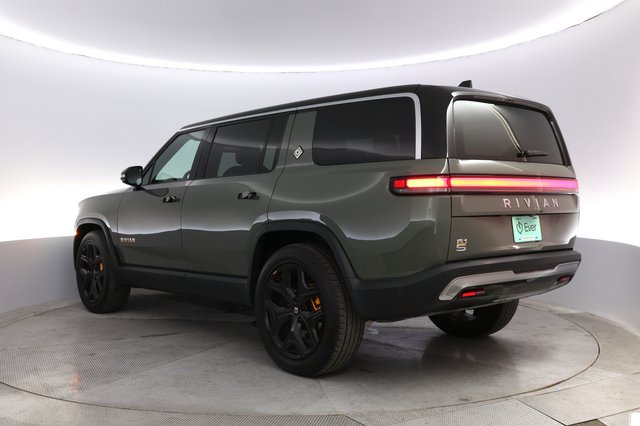 2022 Rivian R1S — photo 13 of 23