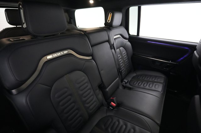 2022 Rivian R1S — photo 4 of 23