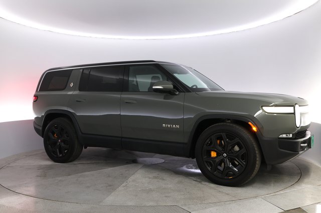 2022 Rivian R1S — photo 11 of 23