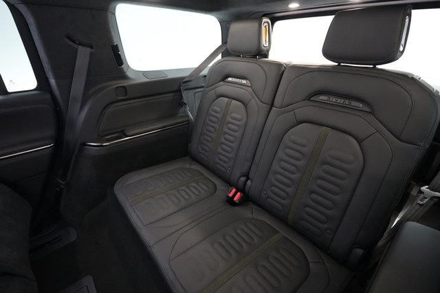 2022 Rivian R1S — photo 20 of 23