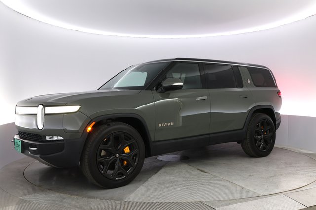 2022 Rivian R1S — photo 14 of 23