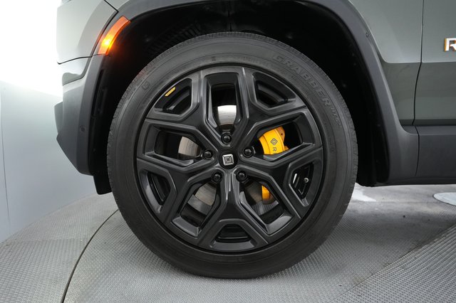 2022 Rivian R1S — photo 7 of 23