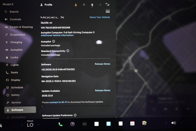 2022 Tesla Model X — photo 5 of 24