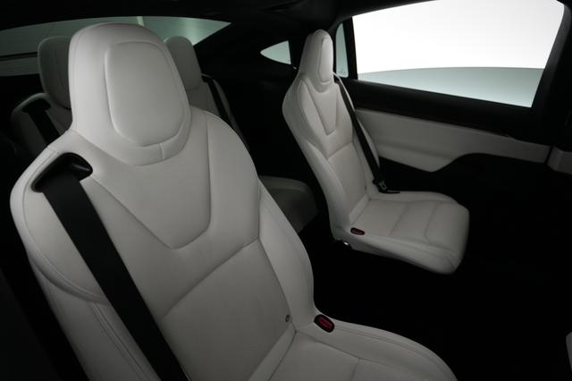 2022 Tesla Model X — photo 4 of 24