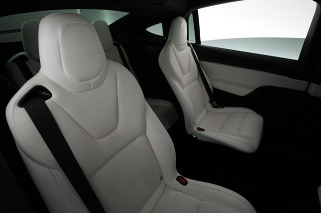 2022 Tesla Model X — photo 4 of 24