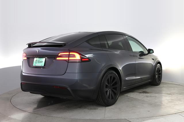 2022 Tesla Model X — photo 2 of 24