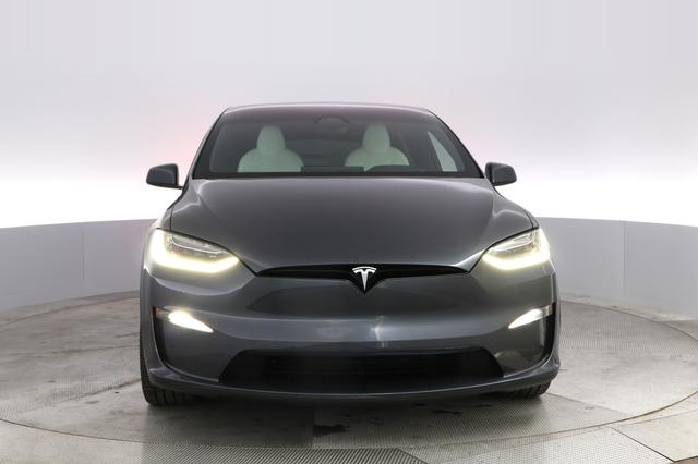 2022 Tesla Model X — photo 9 of 24