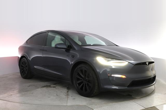 2022 Tesla Model X — photo 10 of 24
