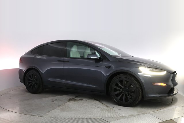 2022 Tesla Model X — photo 11 of 24
