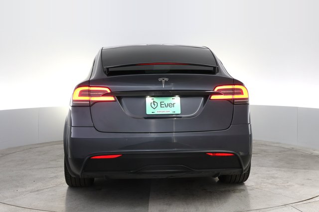 2022 Tesla Model X — photo 12 of 24