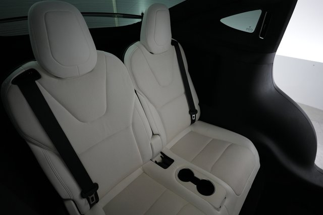 2022 Tesla Model X — photo 21 of 24