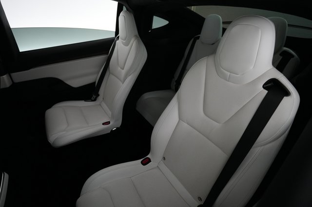 2022 Tesla Model X — photo 18 of 24