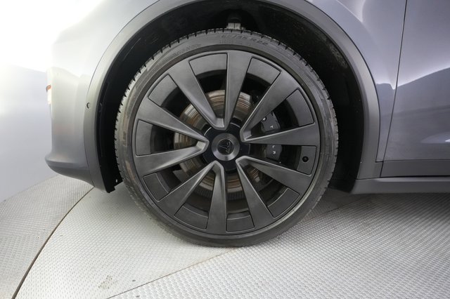 2022 Tesla Model X — photo 7 of 24