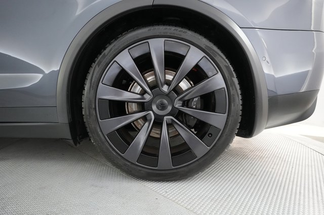 2022 Tesla Model X — photo 17 of 24