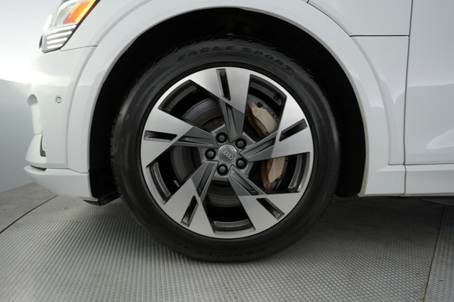 2021 Audi e-tron — photo 16 of 23