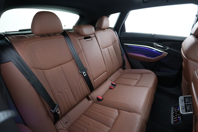 2021 Audi e-tron — photo 4 of 23