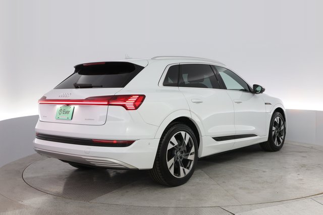 2021 Audi e-tron — photo 2 of 23