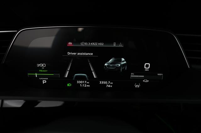 2021 Audi e-tron — photo 5 of 23