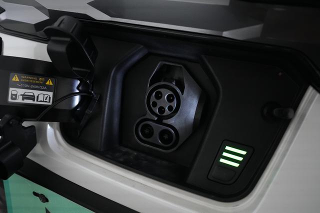 2023 Kia Niro EV — photo 8 of 23