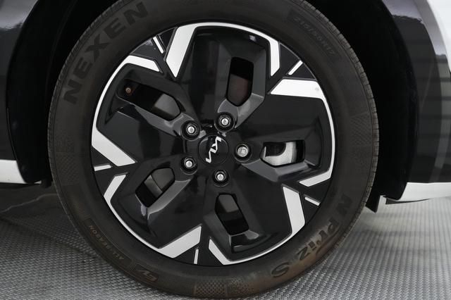 2023 Kia Niro EV — photo 7 of 23