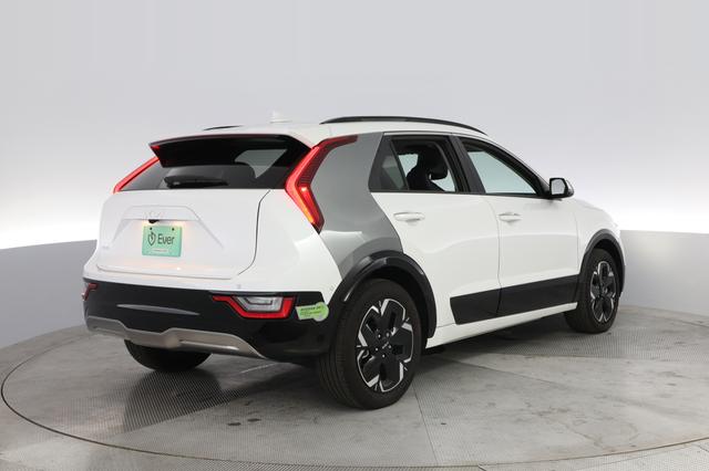 2023 Kia Niro EV — photo 2 of 23