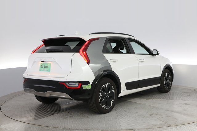 2023 Kia Niro EV — photo 2 of 23