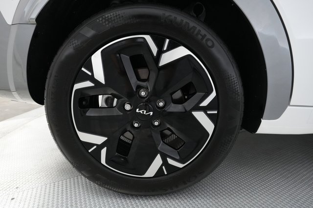 2023 Kia Niro EV — photo 7 of 25