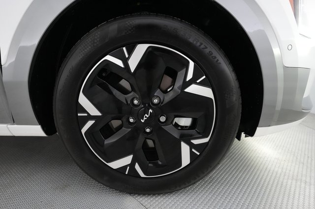 2023 Kia Niro EV — photo 17 of 25