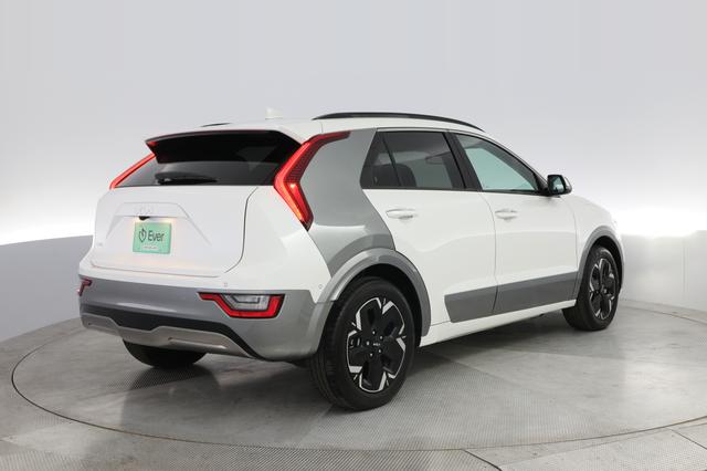 2023 Kia Niro EV — photo 2 of 25