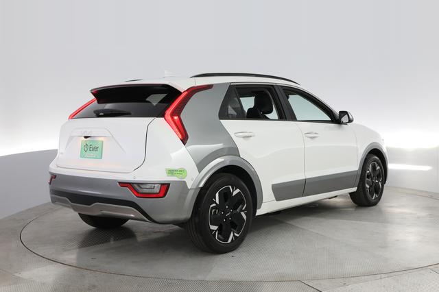 2023 Kia Niro EV — photo 2 of 30