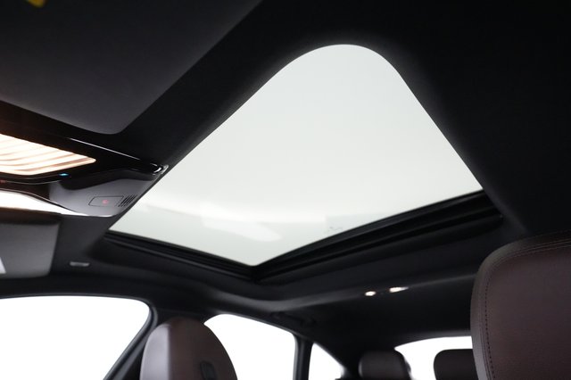 2022 BMW i4 — photo 19 of 22