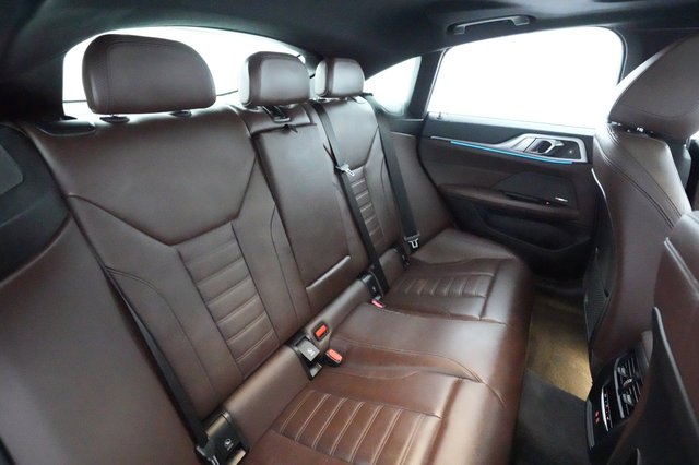 2022 BMW i4 — photo 4 of 22