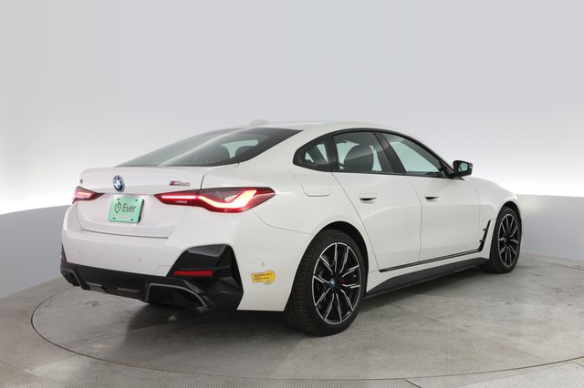 2022 BMW i4 — photo 2 of 22