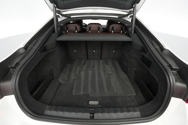 2022 BMW i4 — photo 6 of 22