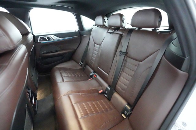 2022 BMW i4 — photo 18 of 22