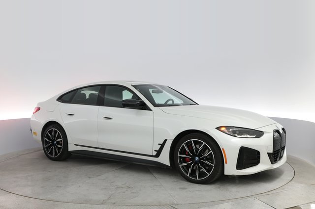 2022 BMW i4 — photo 8 of 22