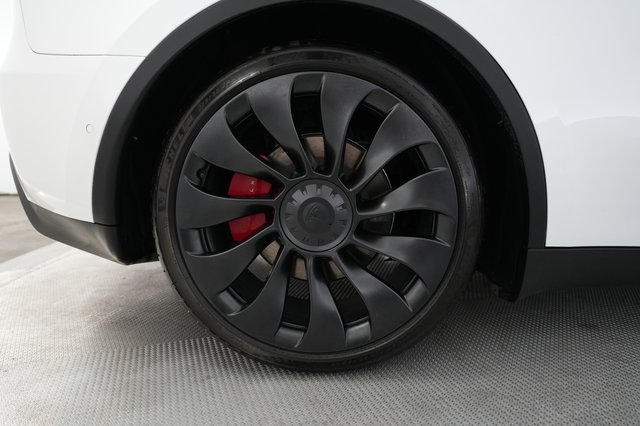 2022 Tesla Model Y — photo 17 of 23