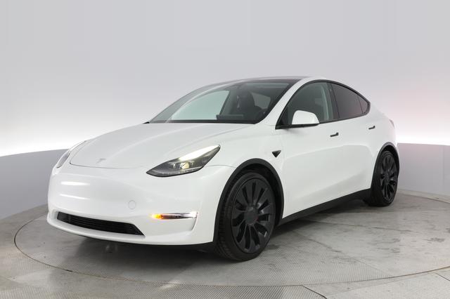 2022 Tesla Model Y — VIN 7SAYGDEF9NF559674