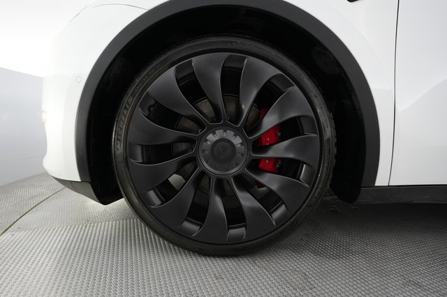 2022 Tesla Model Y — photo 15 of 23