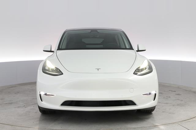 2022 Tesla Model Y — photo 9 of 23