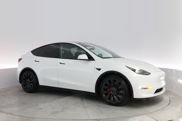 2022 Tesla Model Y — photo 11 of 23