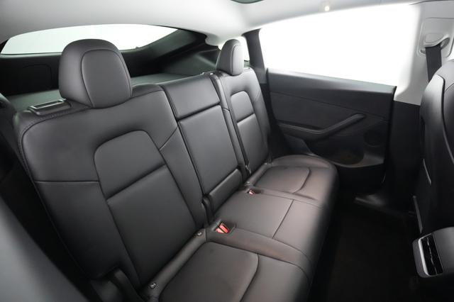 2022 Tesla Model Y — photo 4 of 23