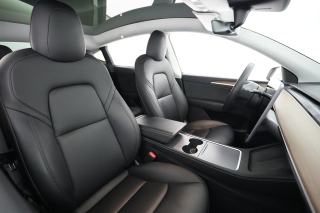 2022 Tesla Model Y — photo 18 of 23